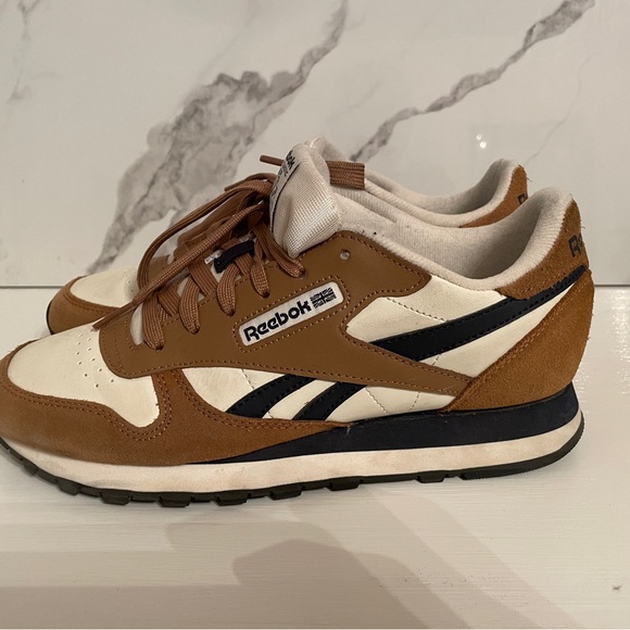 Men’s size 7 Reebok sneakers two tone , slightly used - Picture 6 of 6